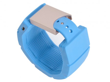 スマホ見ながら片手でチャージ。リストバンド+時計+モバイルバッテリのサンコー「ウォッチャGO」