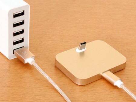 充電しながら動画が観られる、USB Type-C対応のスマホ充電用ドックが上海問屋から