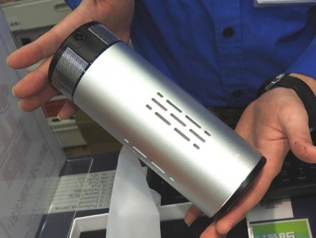 まるで“水筒”。バッテリー内蔵の小型PC「Diginnos DG-CANPC」が