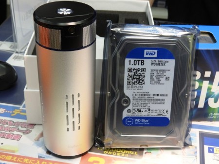 まるで 水筒 バッテリー内蔵の小型pc Diginnos Dg Canpc がドスパラから登場 エルミタージュ秋葉原 まるで 水筒 バッテリー内蔵の小型pc Diginnos Dg Canpc がドスパラから登場 エルミタージュ秋葉原