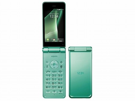 1週間以上のロングライフに防水・防塵・耐衝撃仕様。新しいソフトバンク版ガラホ「AQUOS ケータイ2」
