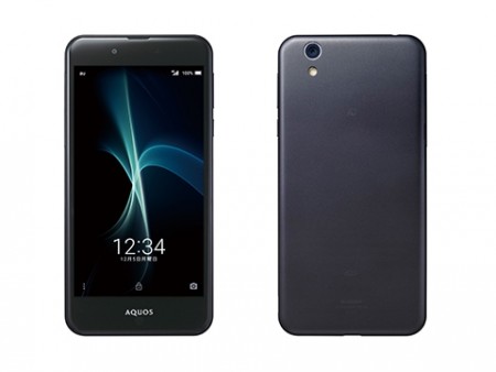 KDDI、IGZO液晶搭載の省電力スマホ「AQUOS U SHV37」＆通話専用ボタン装備の「URBANO V03」を今冬発売