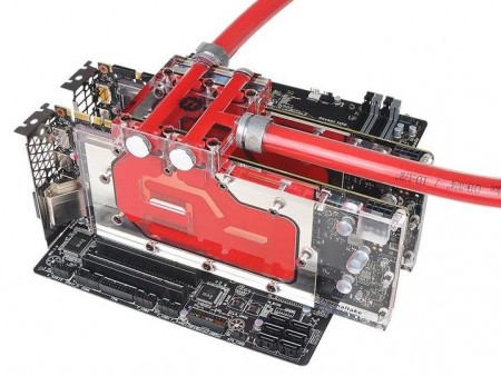 マルチグラフィックス対応のアクリル水冷ブリッジがThermaltake「Pacific」シリーズから