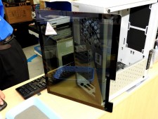 強化ガラス採用で外装アルミ 税込9 980円のミドルタワー Jonsbo U4 が発売開始 エルミタージュ秋葉原