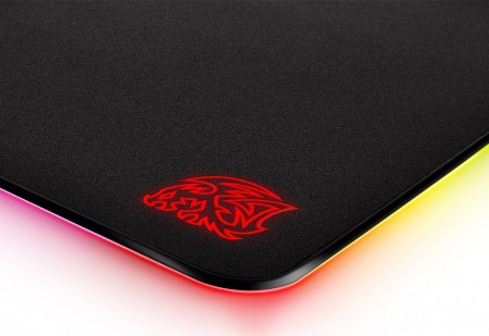 外周部が光るRGBイルミネーションマウスパッド、Tt eSPORTS「DRACONEM RGB」