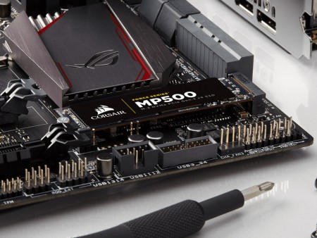 CORSAIR、最大転送3.0GB/sのNVMe対応M.2 SSD「MP500」シリーズ計3モデル