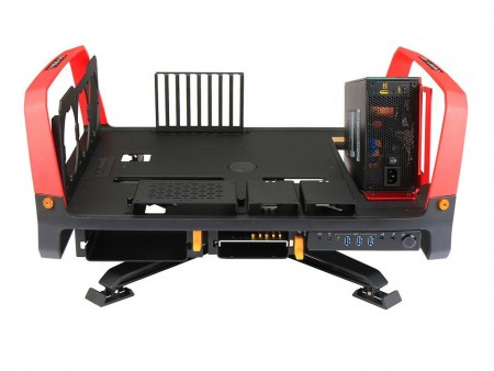 360°回転式台座が付属するオープンエアーケース、In Win「X-Frame 2.0」