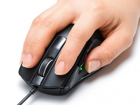 PCを操作しながら体調管理ができる、心拍センサー付きマウスがサンワダイレクトから