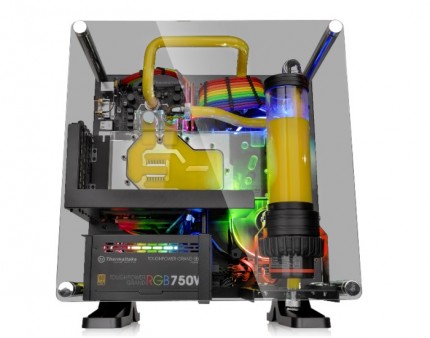 Mini-ITX対応の小型オープンフレームPCケース、Thermaltake「Core P1 TG」