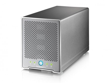 最大転送1.3GB/s超え。2.5インチドライブ対応の4ベイケース、AKiTiO「Thunder3 Quad Mini」