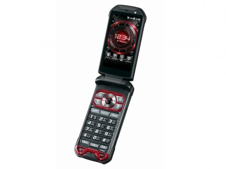 6年ぶり復活のタフネスケータイ「TORQUE X01」、au春モデルとして来月