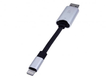 iPhoneのデータを手軽に移動できる、上海問屋「MFi認証 高速転送Lightningカードリーダー」