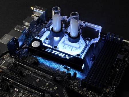 CPU+M/B+CPU用水枕　ASUS+INTEL+EK ASCII.jp：【鉄板＆旬パーツ】ようこそ水冷沼へ！ LGA1700用水枕の実力