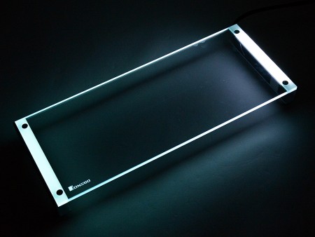 ストーム、LEDライティング対応の強化ガラスディスプレイ台、JONSBO「GA-01」発売