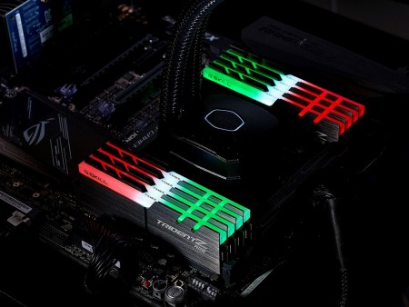 G.SKILLのRGBライトバー搭載DDRメモリ「Trident Z RGB」に最大128GBキットが登場
