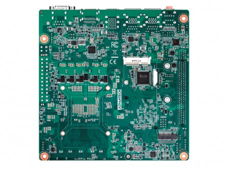 モバイルXeon搭載のMini-ITXマザーボード、Advantech「AIMB-242」