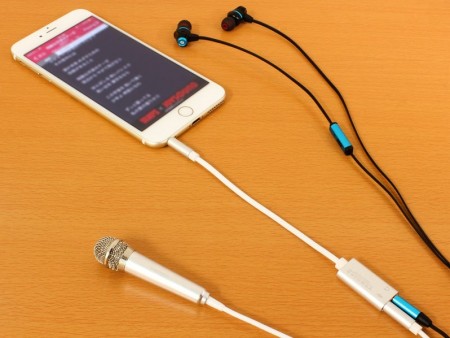 いつでもどこでもカラオケができる、スマホ用ミニマイクが上海問屋から
