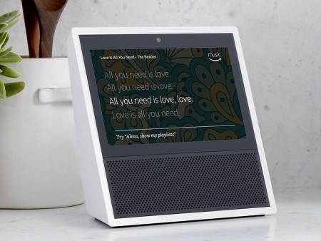 人工知能“Alexa”搭載のスマートスピーカーに新型。Amazon、タッチ液晶付きの「Echo Show」を発売