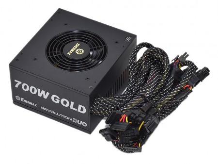 吸排気のデュアルファンを備えた古くて新しい電源ユニット、ENERMAX