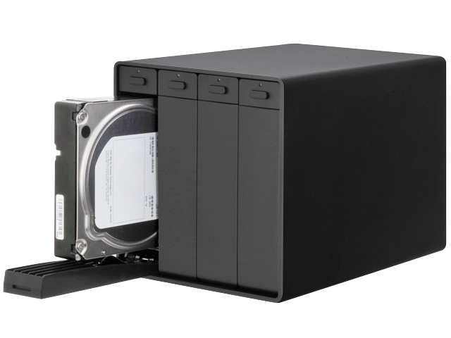 省スペースを追求した4ベイHDDケース、センチュリー「裸族のタウン