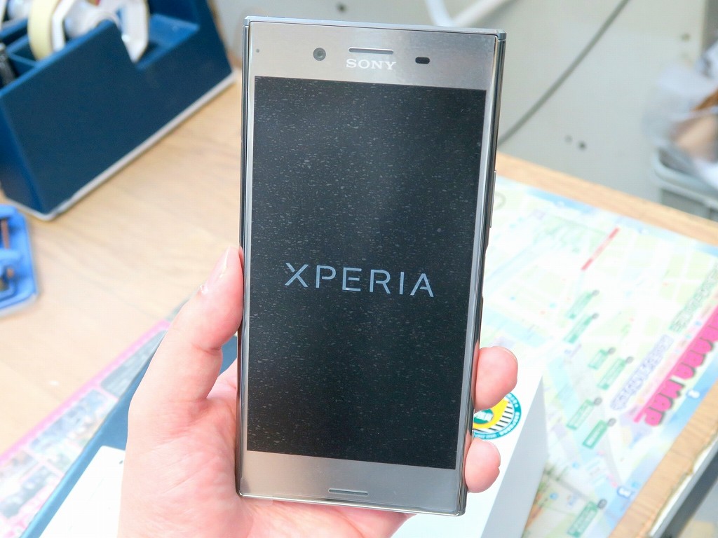 新品同様】Xperia XZ けさ Premium Deepsea Black 
