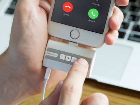 ワンタッチでiPhoneの通話を録音できる、多機能カードリーダー「Call Recorder」がPhotoFastから