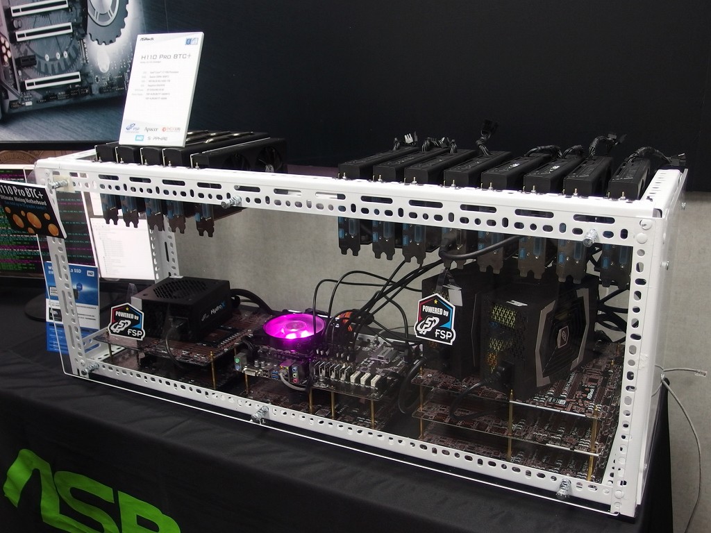 COMPUTEX】グラフィックスカード最大13枚を強制労働させる、“BitCoin採掘所”な変態マザーを見学 - エルミタージュ秋葉原
