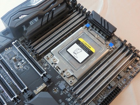 COMPUTEX】GIGABYTE担当者も寝耳に水。突如公開された「Ryzen