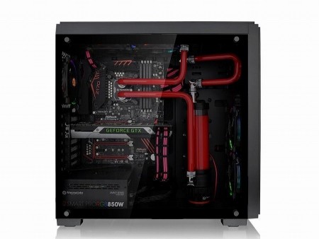 Thermaltake、アルミフェイスにRGBイルミネーション内蔵の魅せるミドルタワー「Versa C23 Tempered Glass RGB Edition」