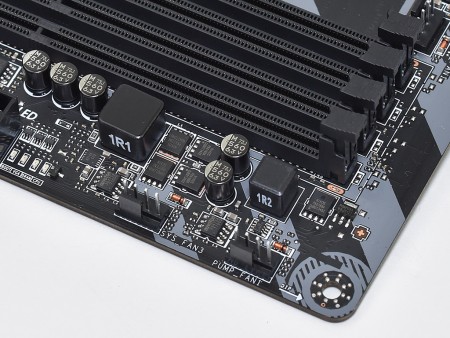 Ryzenゲーミングマザーボードの人気ミドルレンジ、MSI「B350 TOMAHAWK