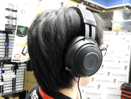 コレオシ Vol 1493 メガネ派にオススメしたいゲーミングヘッドセット Razer Kraken Pro V2 Oval エルミタージュ秋葉原