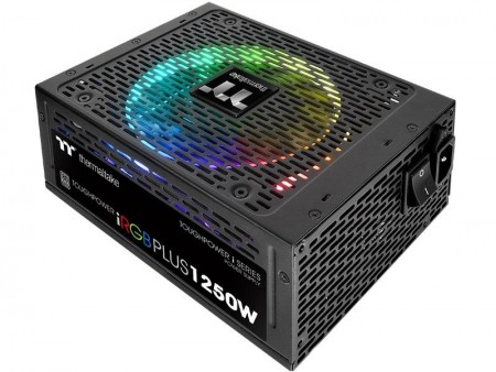 世界初、1,680万色イルミネーション対応のTITANIUM電源がThermaltakeから