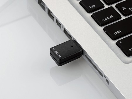 従来比89％の小型化を実現。最大867Mbpsのac対応小型無線LANアダプタがエレコムから