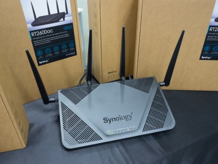 国内初！ NASでおなじみのSynologyから高速無線LANルーターが発売  
