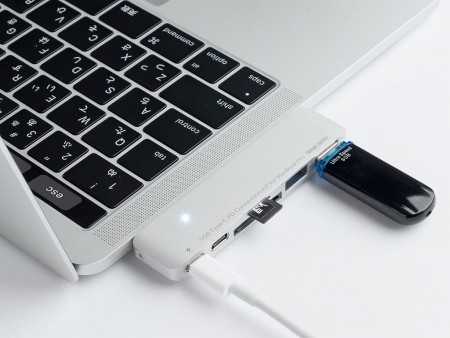MacBook Proと一体化するカードリーダー付きUSBハブがサンワダイレクトから