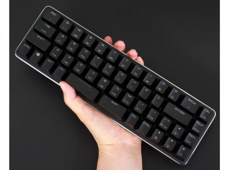 どこにでも携帯できる、ポケットサイズのメカニカルキーボードが上海問屋から