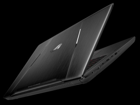 Ryzen 7 1700とRadeon RX 580を搭載するゲーミングノートPC、ASUS「ROG Strix GL702ZC」