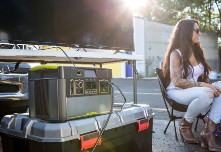 バッテリー容量最大1,425Wh。ソーラー充電もできるポータブル電源「Yeti Lithium」がGoal Zeroから