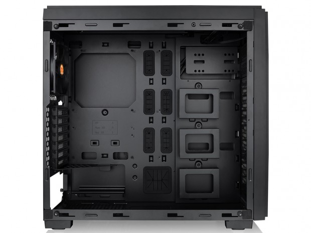 RGB対応イルミネーション制御スイッチ装備のミドルタワー、Thermaltake「Versa C23 RGB」