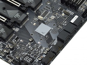 16コアのRyzen Threadripperを活かすゲーミング向けマザーボード「X399