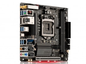 01_Fatal1ty_Z370_Gaming-ITXac_1024x768d