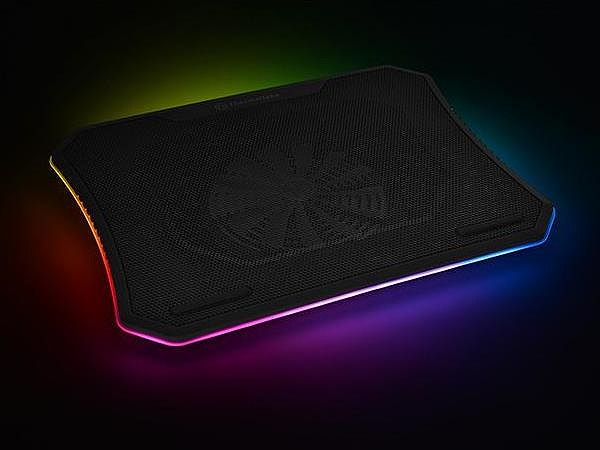 Thermaltake、256色LEDイルミ搭載のノートPC用クーラー「Massive 20 RGB」