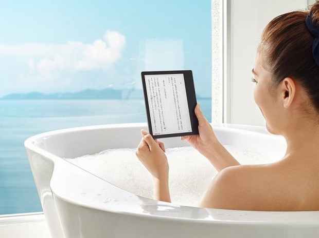 Amazon、初の防水仕様電子書籍リーダー新「Kindle Oasis」31日発売