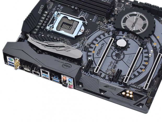 Coffee Lake世代の定番を狙う、ASRock「Z370 Taichi Coffee Lake世代の定番を狙う、ASRock「Z370 Taichi