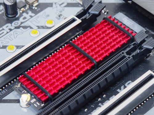 サイズ、赤黒2色のアルミ製M.2 SSDヒートシンク、GELID「SubZero M.2」取り扱い開始