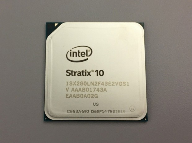 インテル、高性能FPGA「Intel Stratix 10 SX FPGA」出荷開始