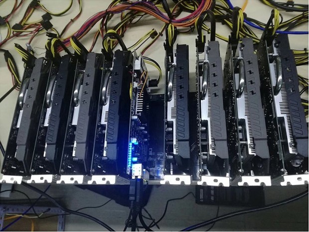 PCIe（x16）×8本のライザー仕様マイニングマザー、Colorful「C.J1900A-BTC PLUS V20」