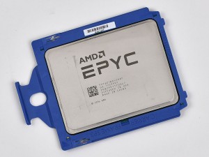 GIGABYTE「MZ31-AR0」と32コアEPYCで体験する最新サーバーの世界