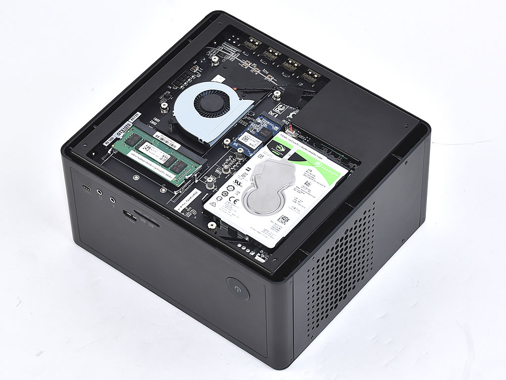 約200mm角のキューブ筐体にRyzen&GTX 1070を詰め込んだ「ZBOX 約200mm角のキューブ筐体にRyzen&GTX 1070を詰め込んだ「ZBOX