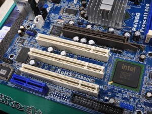 懐かしのSocket 478対応マザーボード、ASRock「P4i65G」の新品が